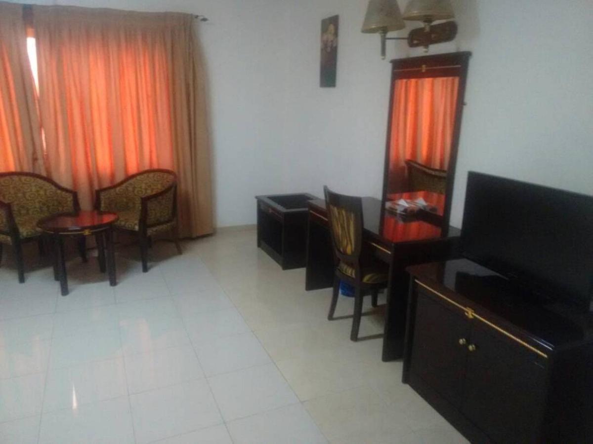Riviera Hotel Benin Котону Екстериор снимка