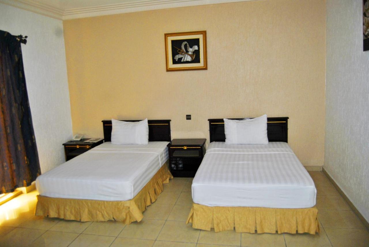 Riviera Hotel Benin Котону Екстериор снимка