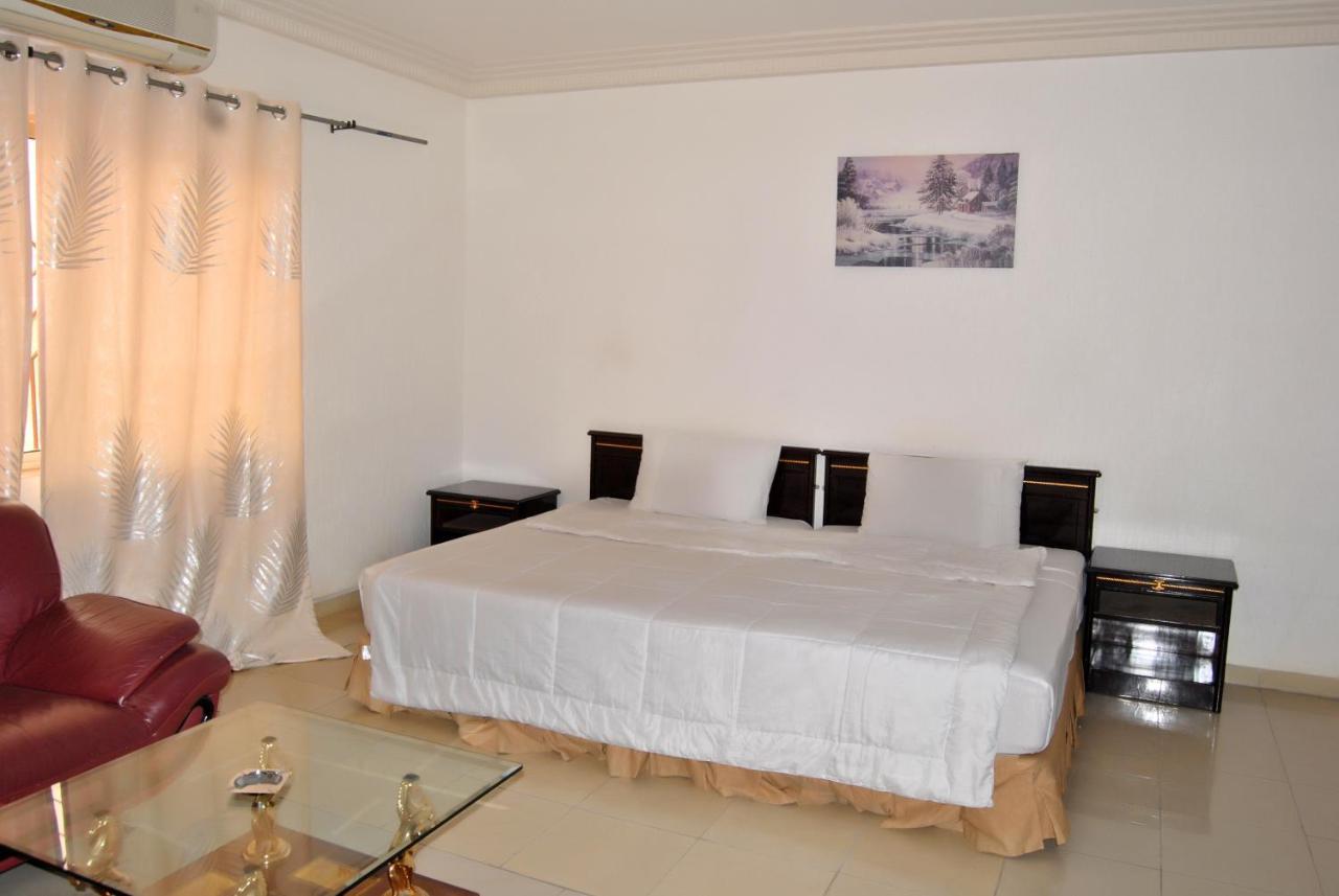 Riviera Hotel Benin Котону Екстериор снимка