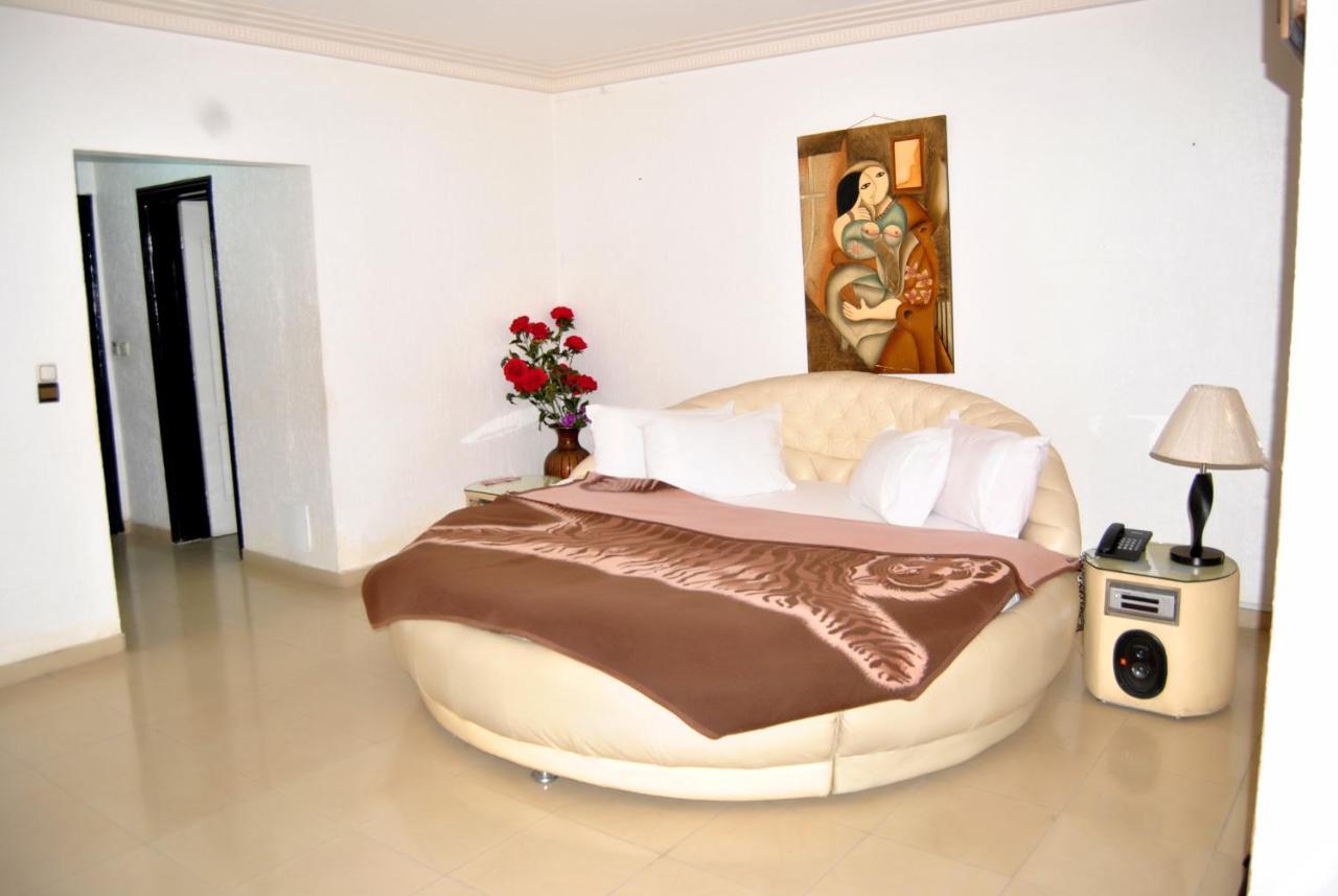 Riviera Hotel Benin Котону Екстериор снимка