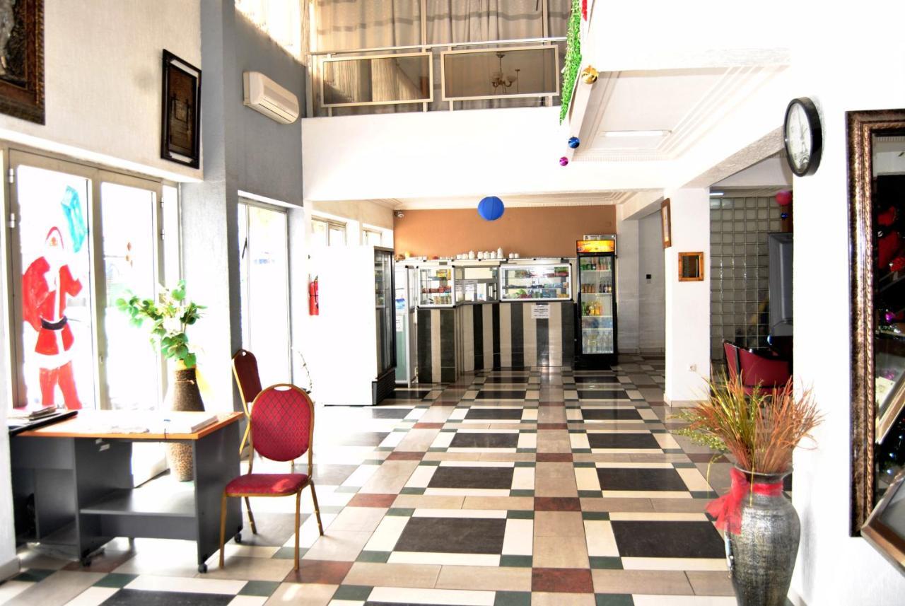 Riviera Hotel Benin Котону Екстериор снимка